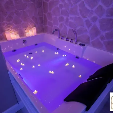 Apartment Ponte Milvio Suite Con Idromassaggio In Camera Rome