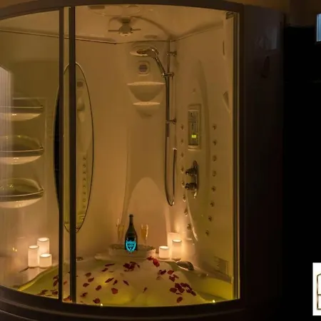 Ponte Milvio Suite Con Idromassaggio In Camera Apartment Rome